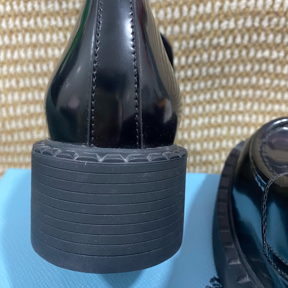 Prada Women’s Black Loafers - Picture 5 of 5